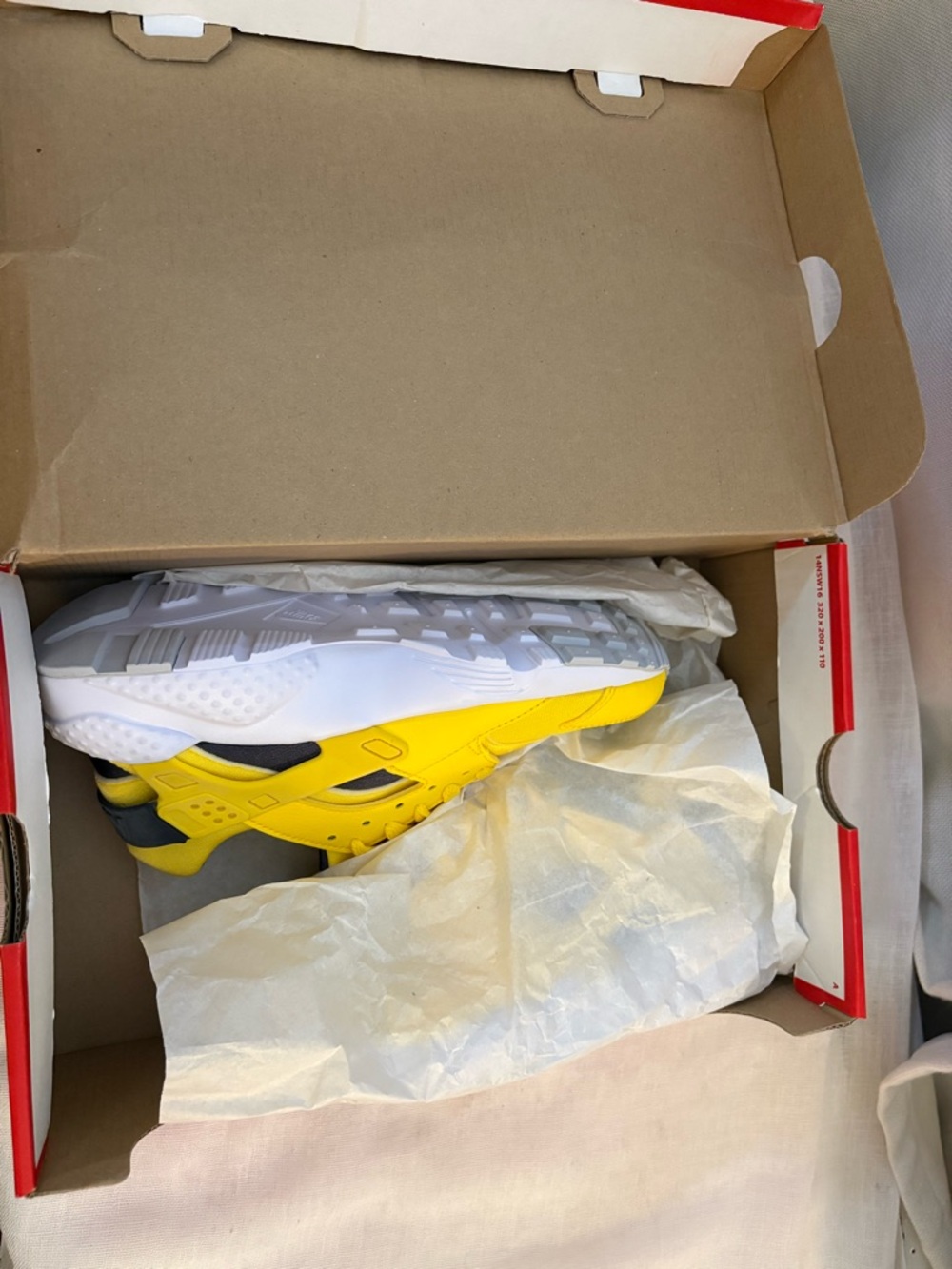 Nike Huarache BUNDLE Red & Yellow Sneakers Size 6Y (2 Pairs) NEW - Picture 13 of 15